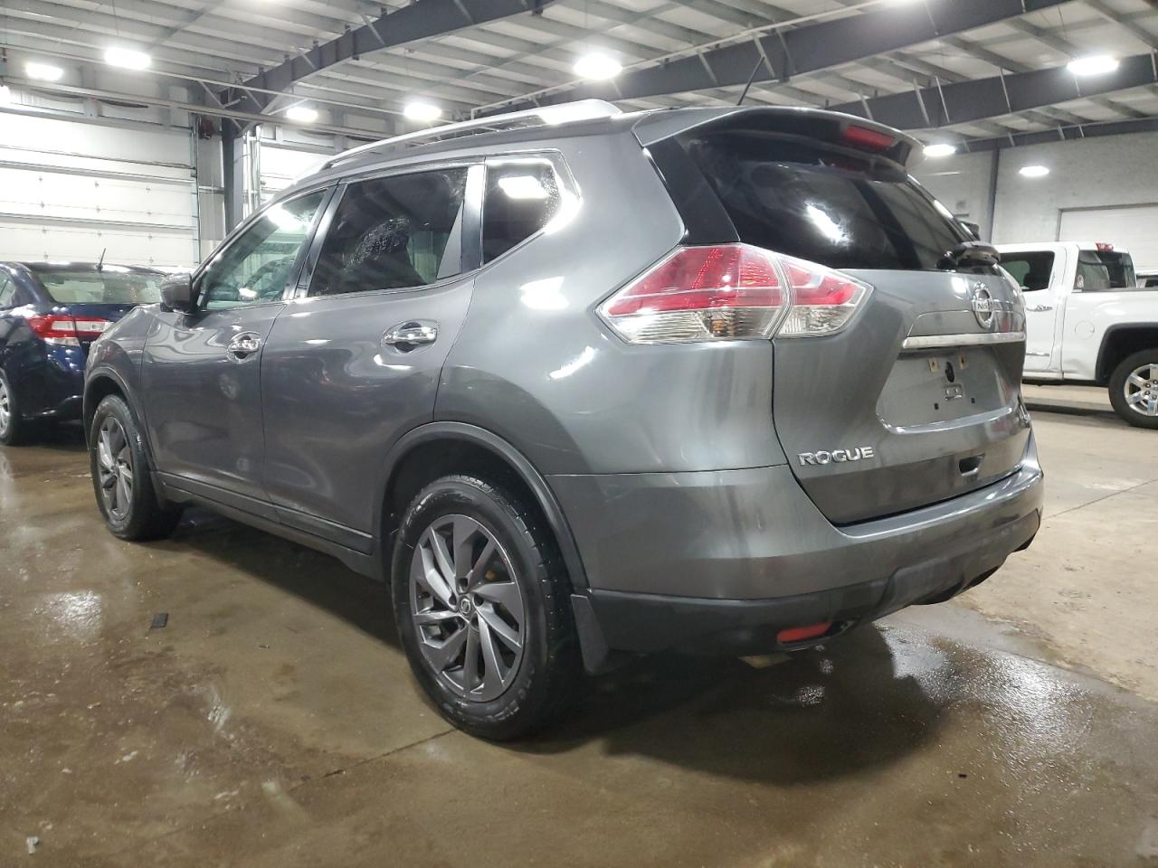 2016 Nissan Rogue - Image 2