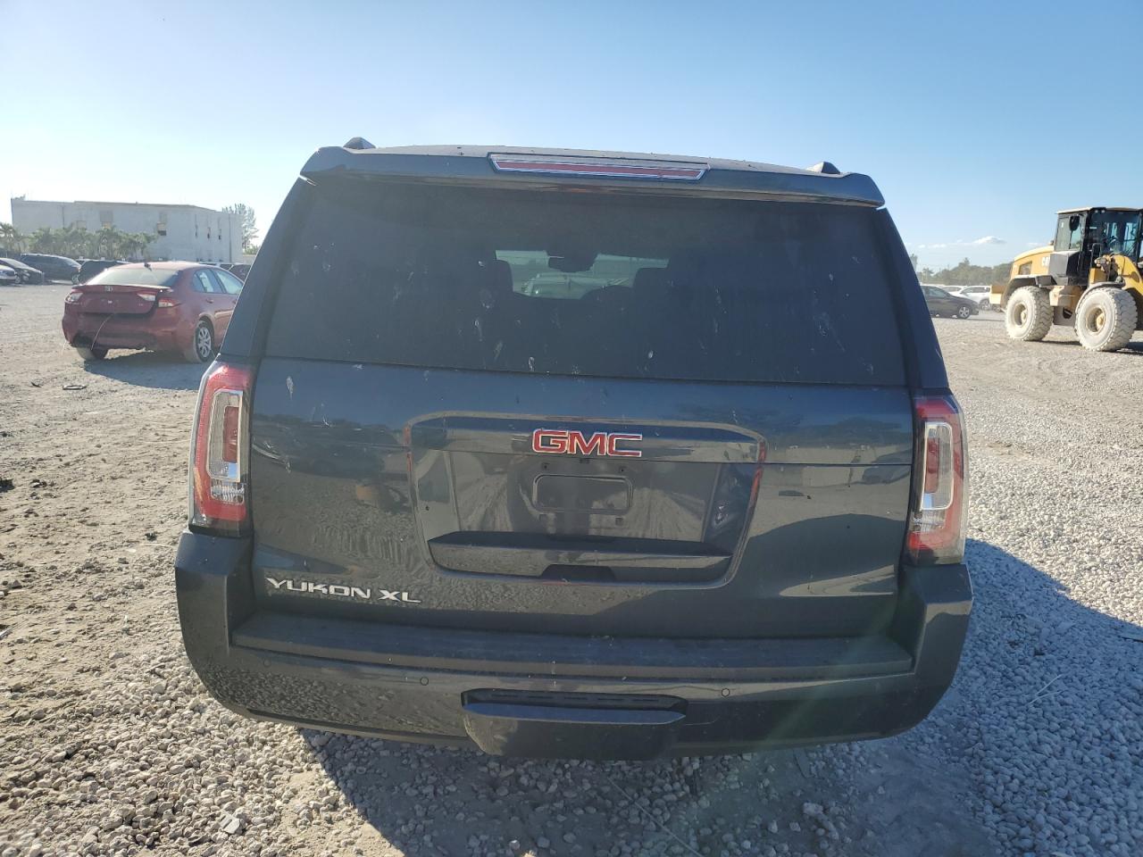 2019 GMC Yukon - Image 6