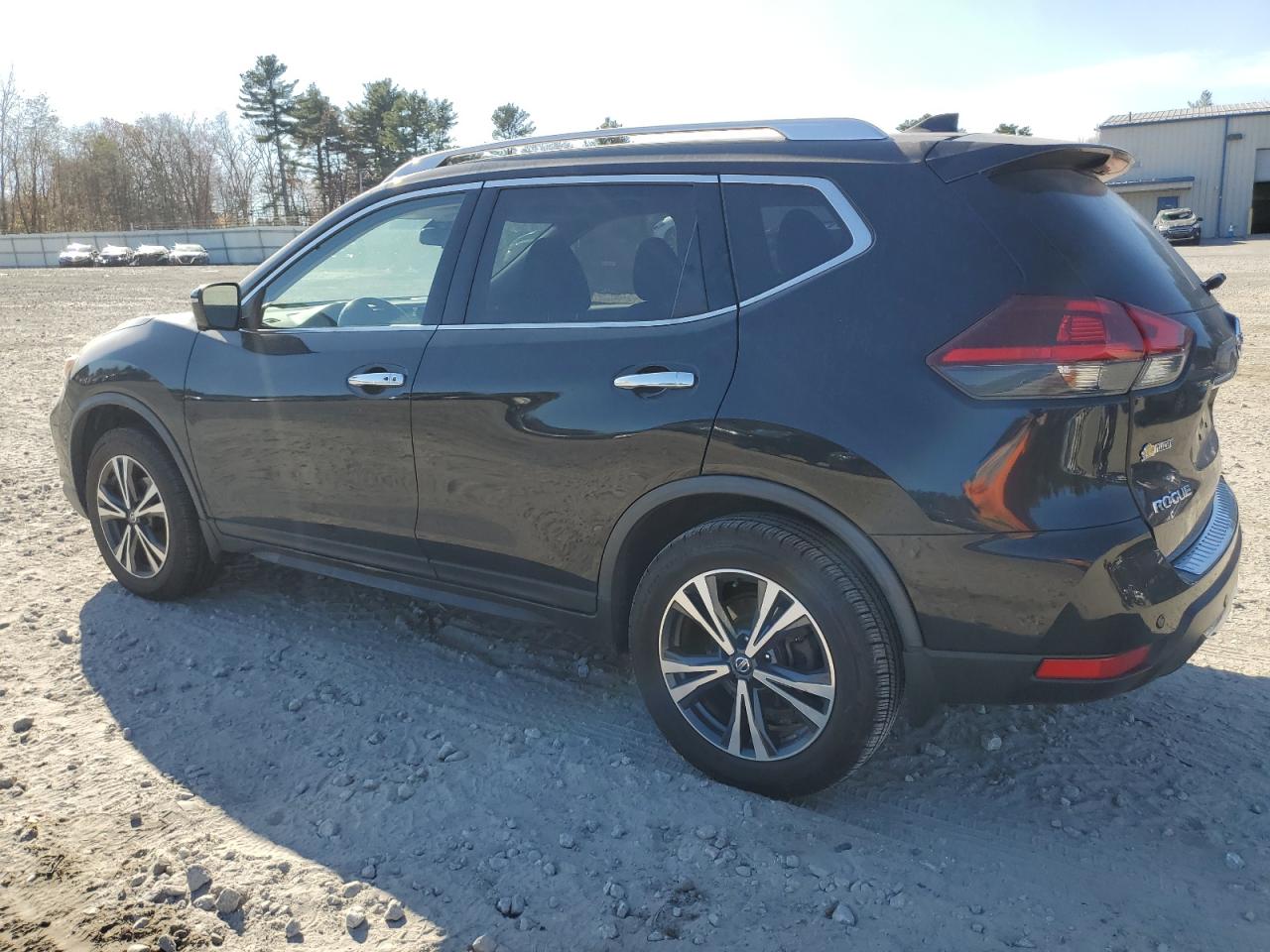 2019 Nissan Rogue - Image 2