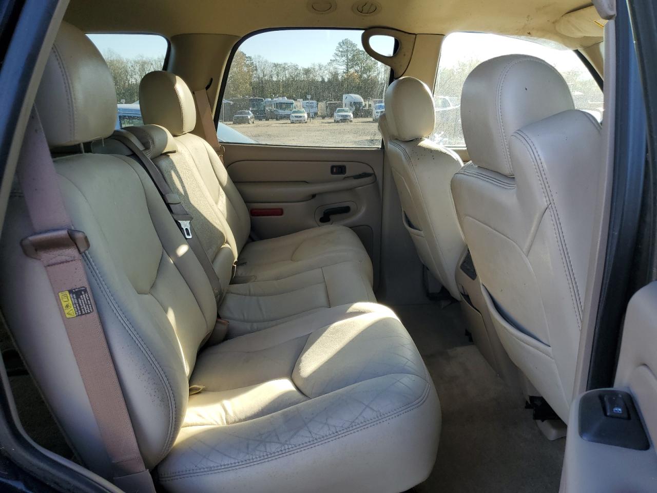 2004 Chevrolet Tahoe - Image 11