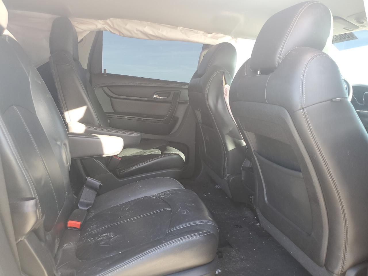 2016 Chevrolet Traverse - Image 11