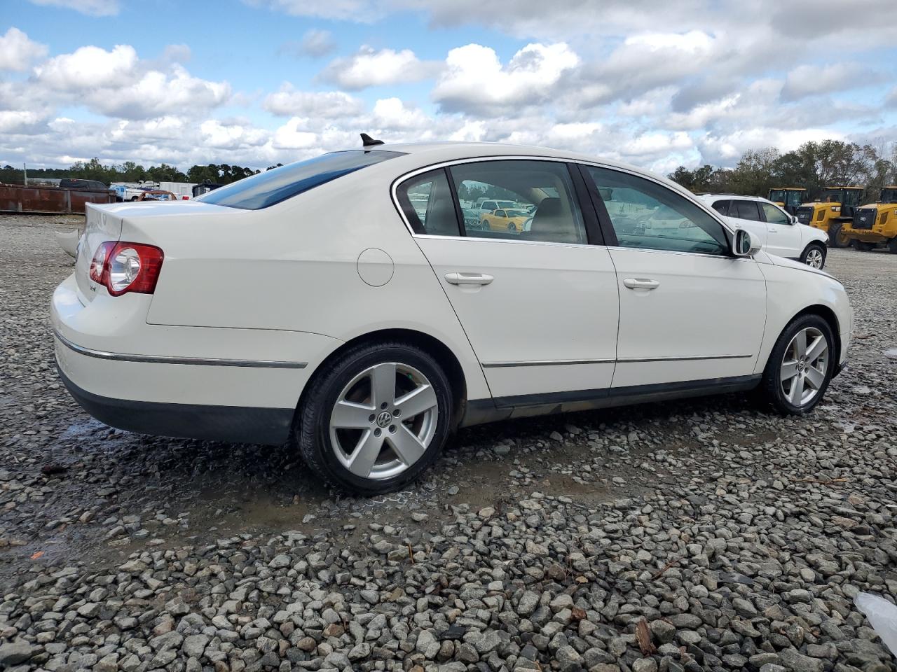 2008 Volkswagen Passat - Image 3