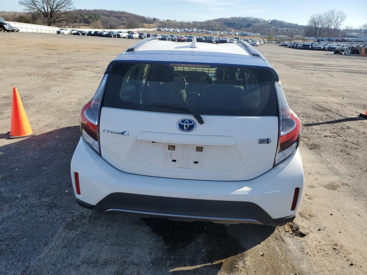 2018 Toyota Prius C VIN: JTDKDTB35J1615757 Lot: 79960704