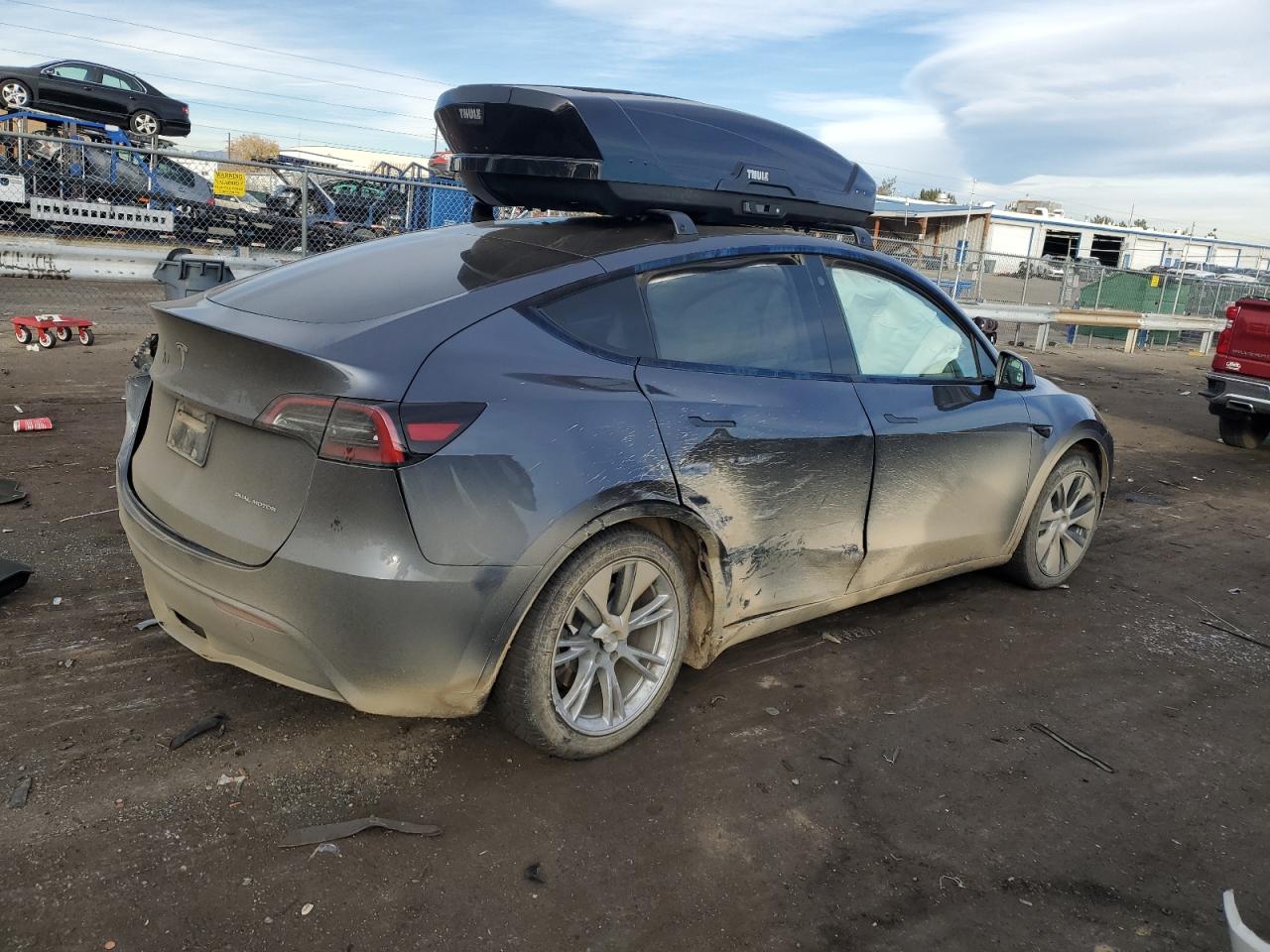 VIN 7SAYGAEE3PF618517 2023 TESLA MODEL Y no.3