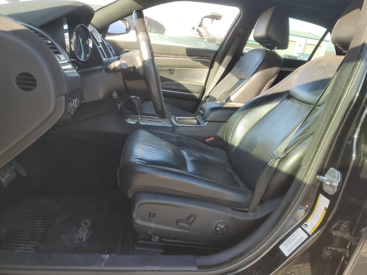 2011 Chrysler 300 - Image 7