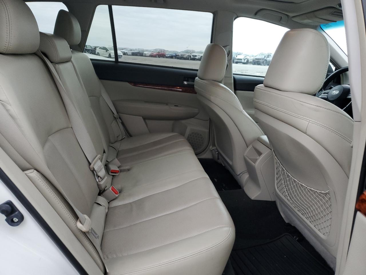 2012 Subaru Outback - Image 11