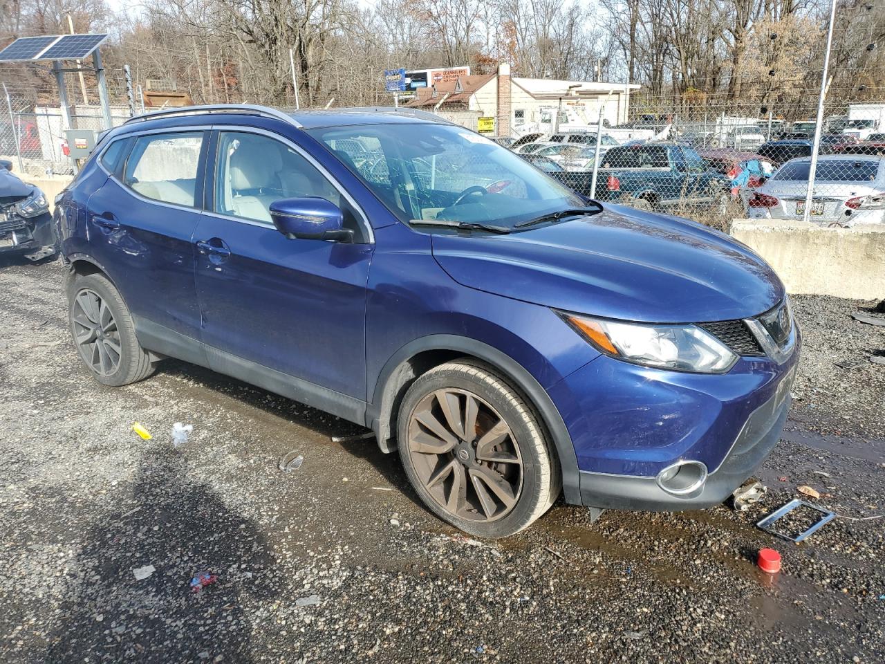 2018 Nissan Rogue - Image 4