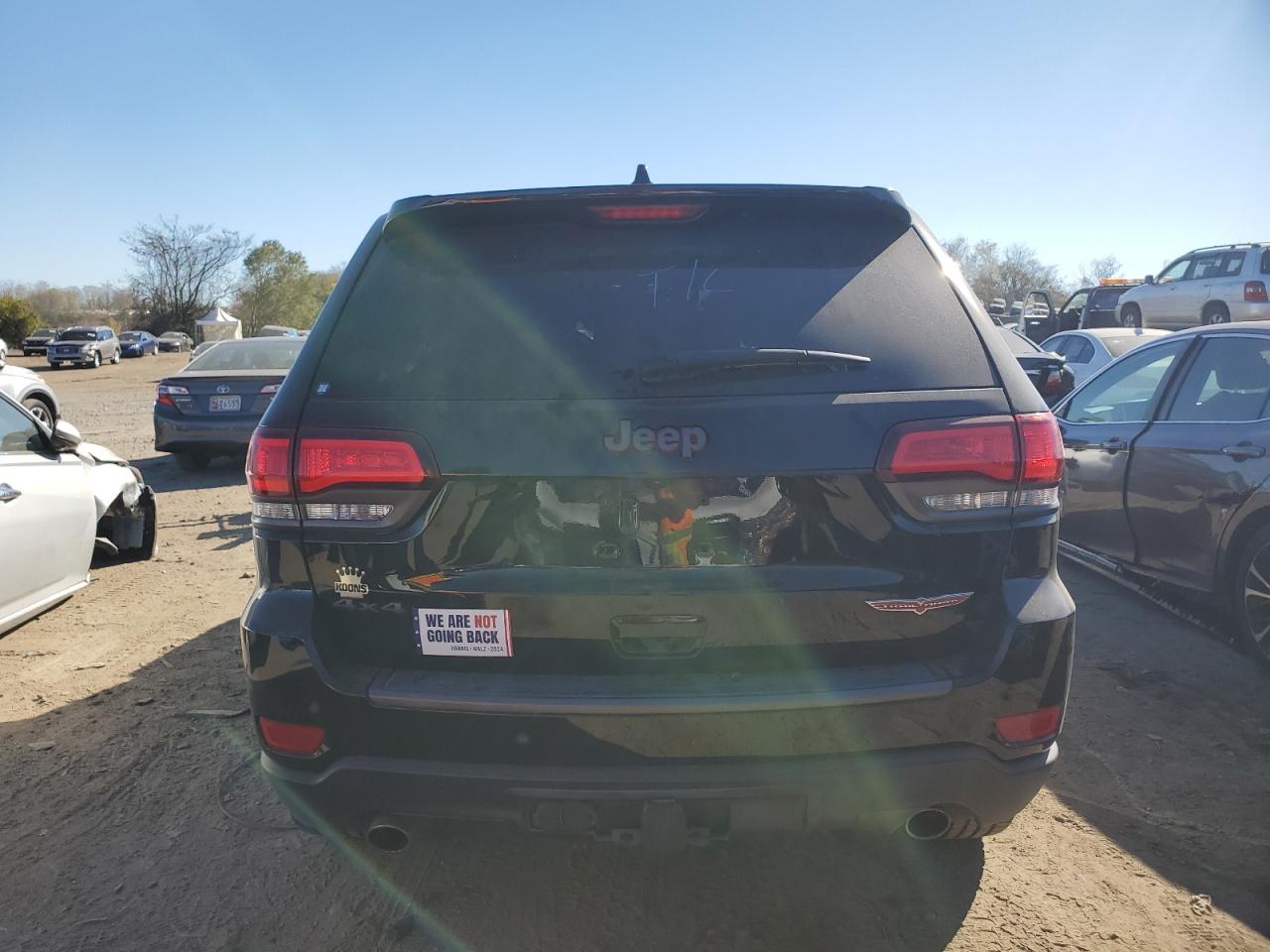 2017 Jeep Grand Cherokee - Image 6