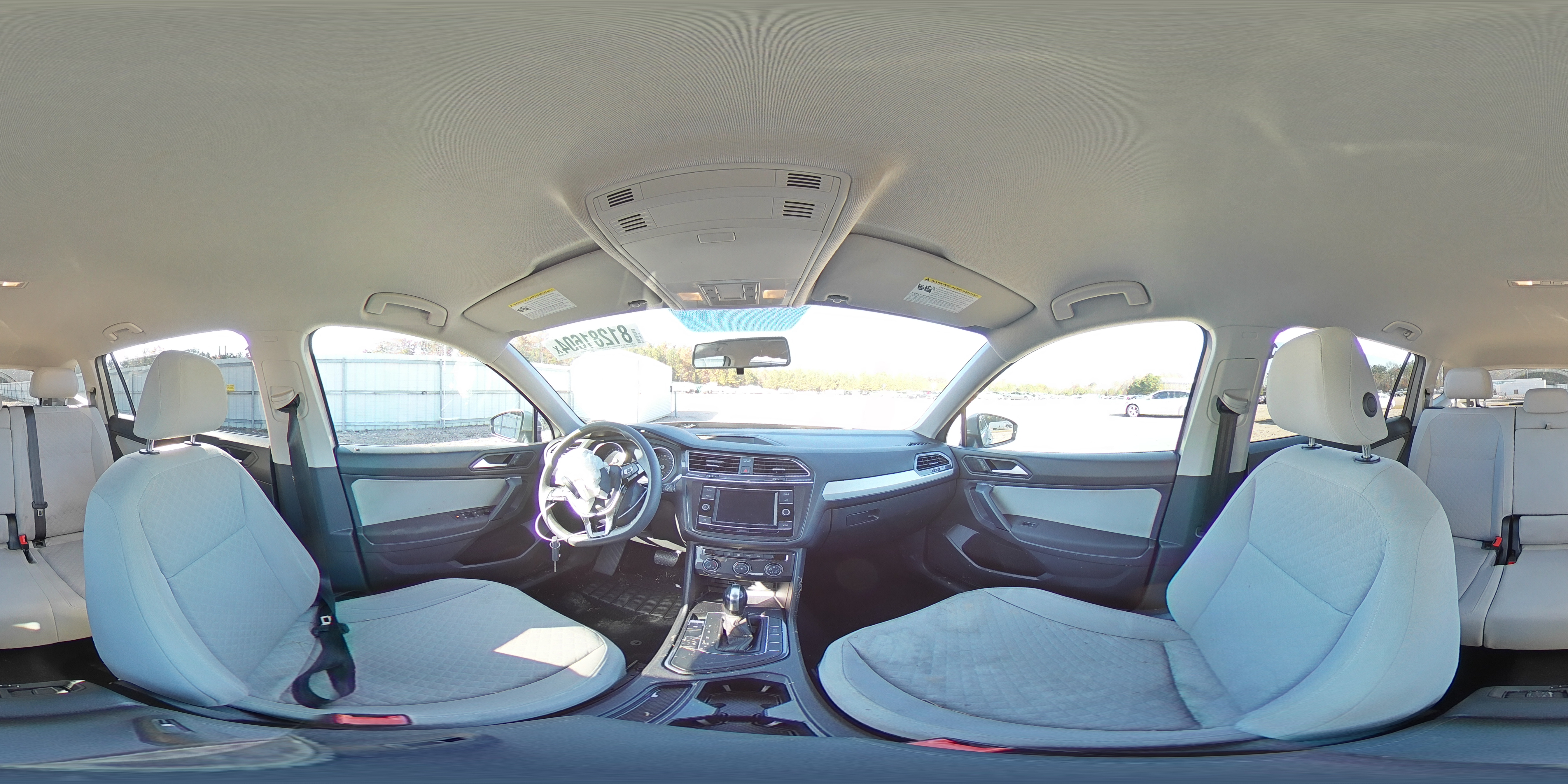 2019 Volkswagen Tiguan - Image 14