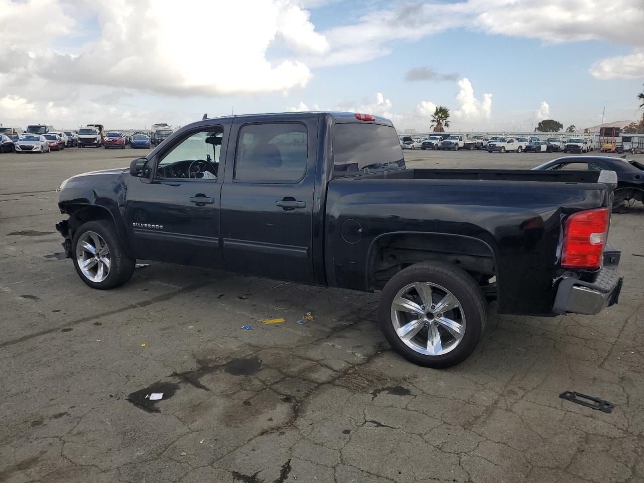 2011 Chevrolet Silverado - Image 2