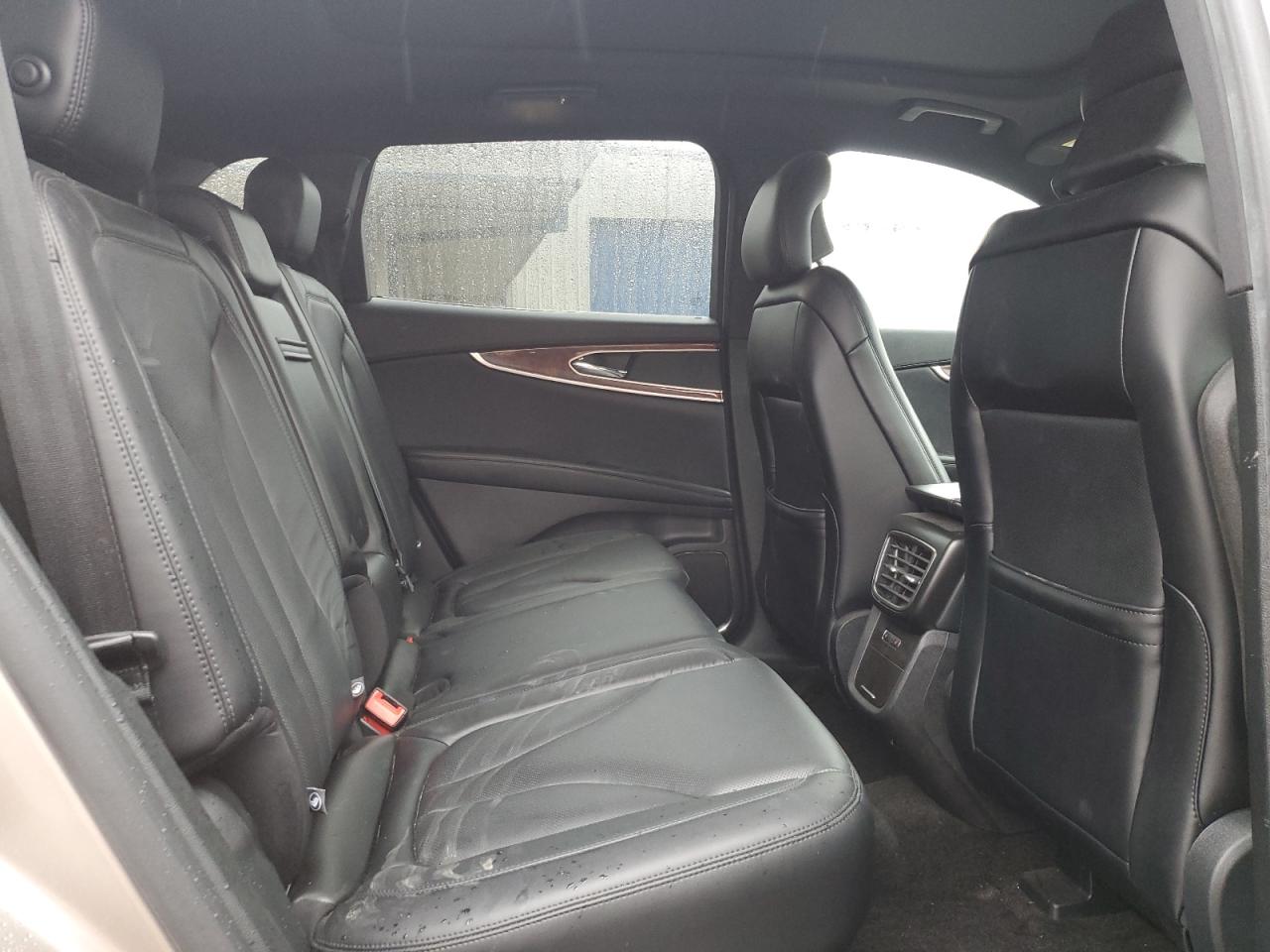 2018 Lincoln MKX - Image 11