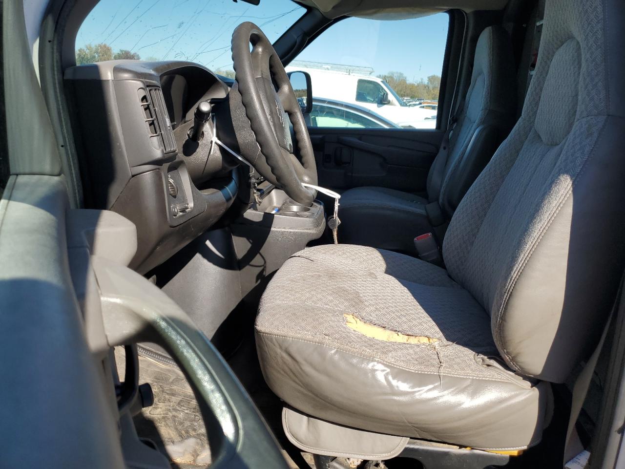 2007 Chevrolet Express - Image 7
