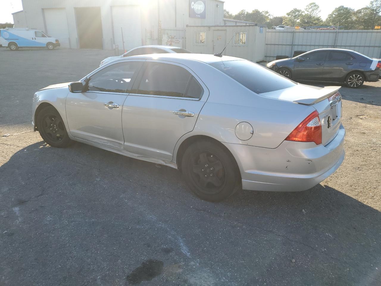 2010 Ford Fusion - Image 2