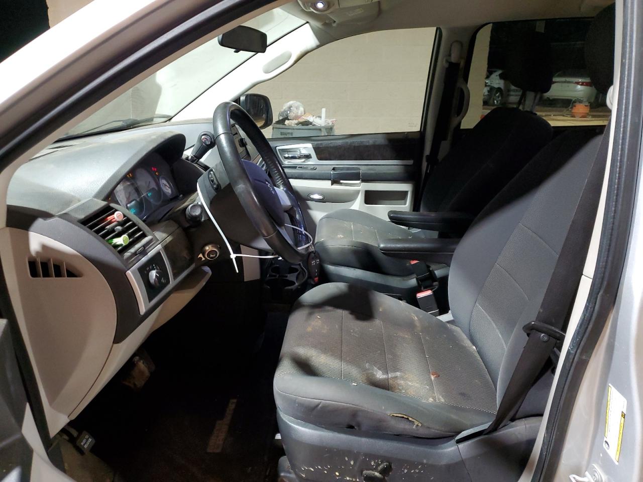 2009 Dodge Caravan - Image 7