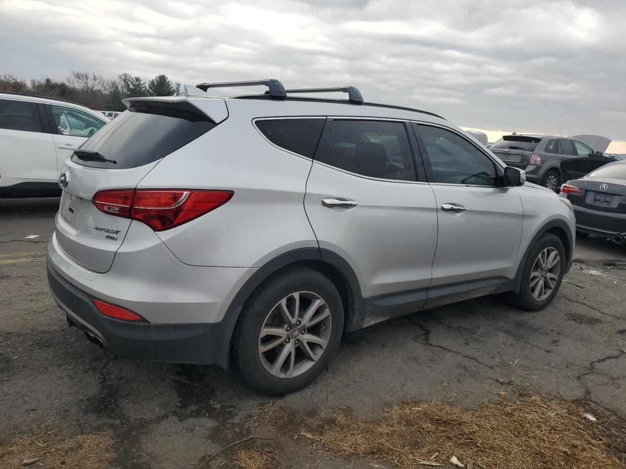 2014 Hyundai Santa Fe - Image 3