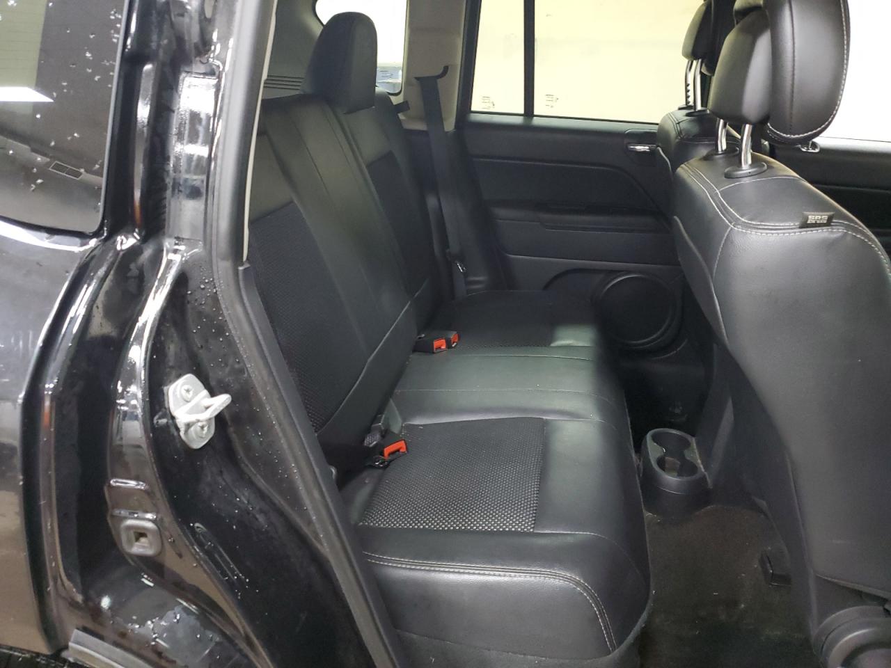 2015 Jeep Compass - Image 11