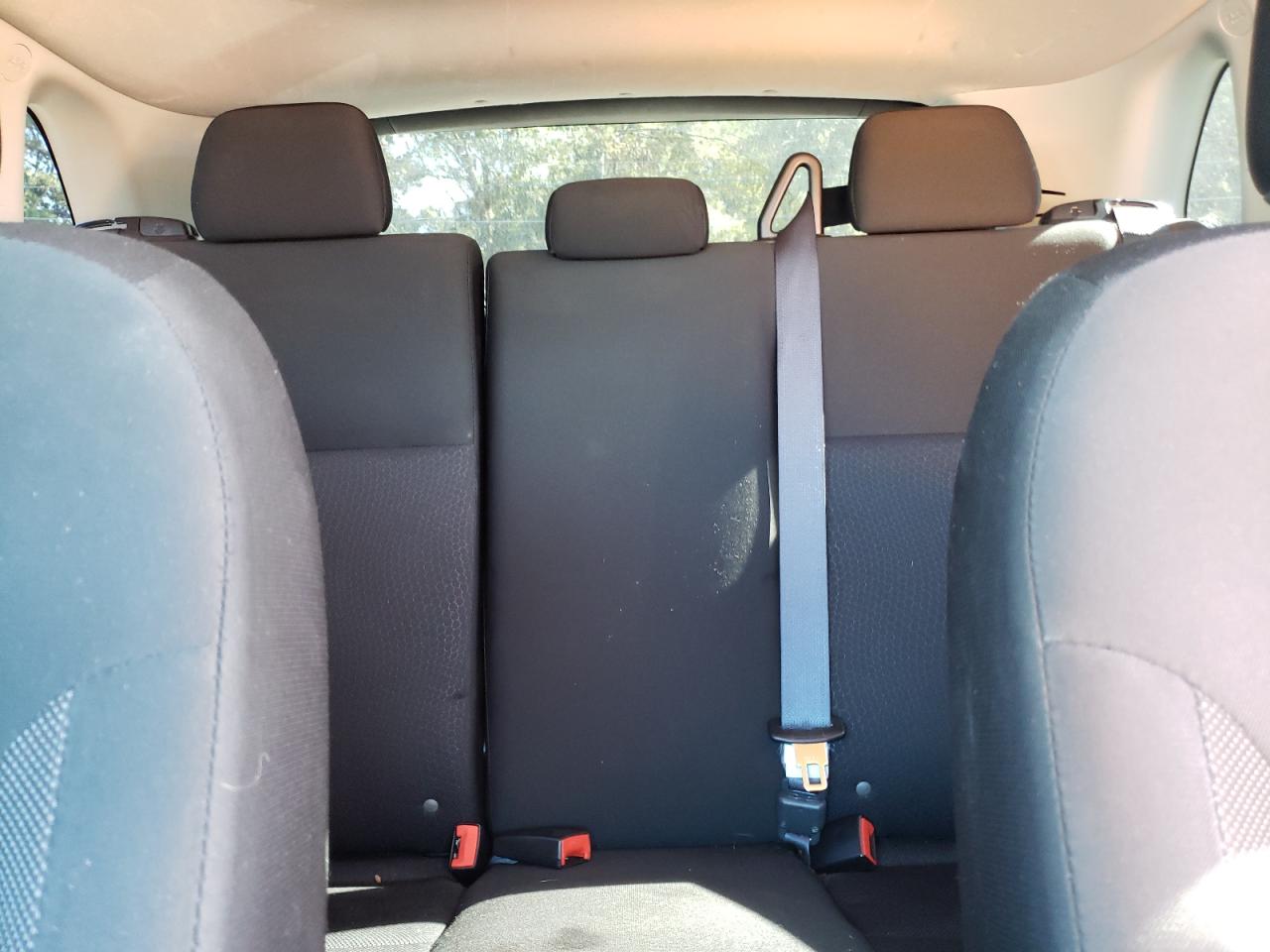 2012 Mitsubishi Outlander - Image 10