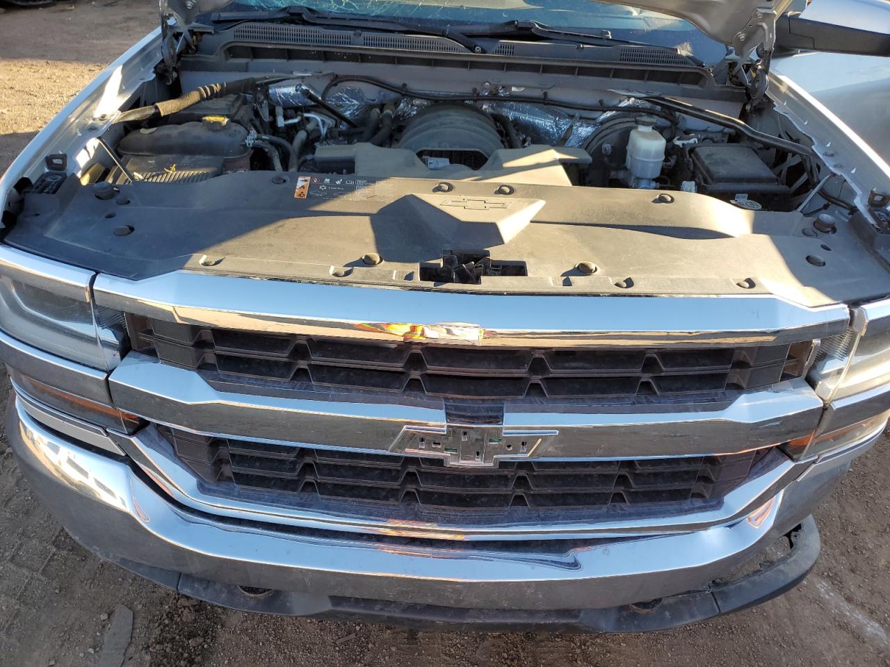 2017 Chevrolet Silverado - Image 13