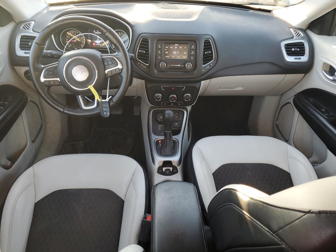 2017 Jeep Compass - Image 8