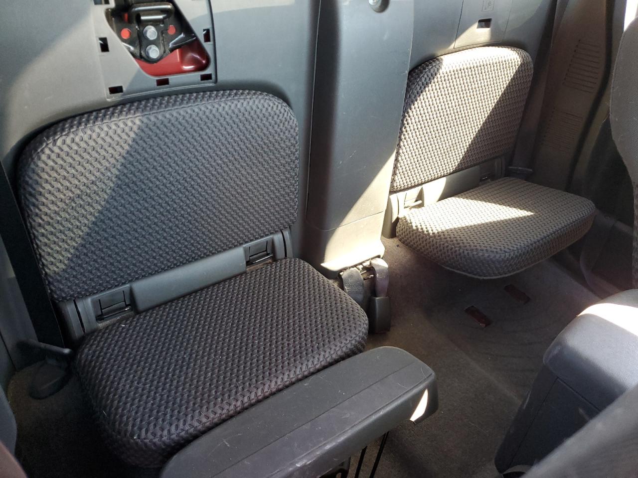 2012 Nissan Navara (Frontier) - Image 10