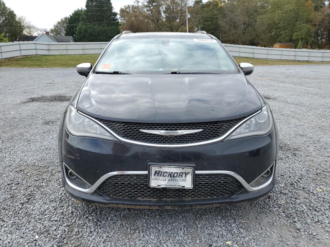 2017 Chrysler Pacifica - Image 5