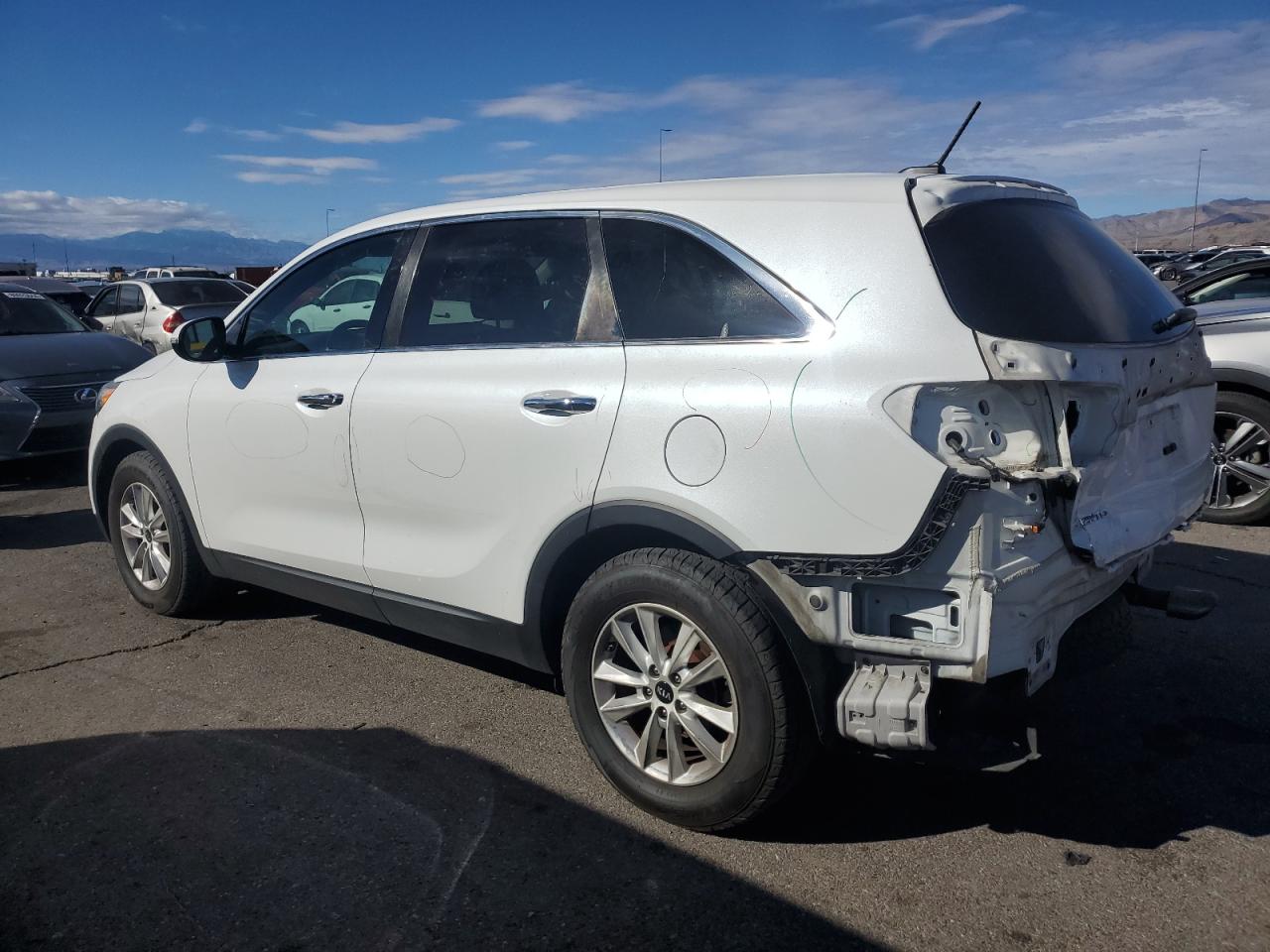 VIN 5XYPG4A58KG560969 2019 KIA SORENTO no.2