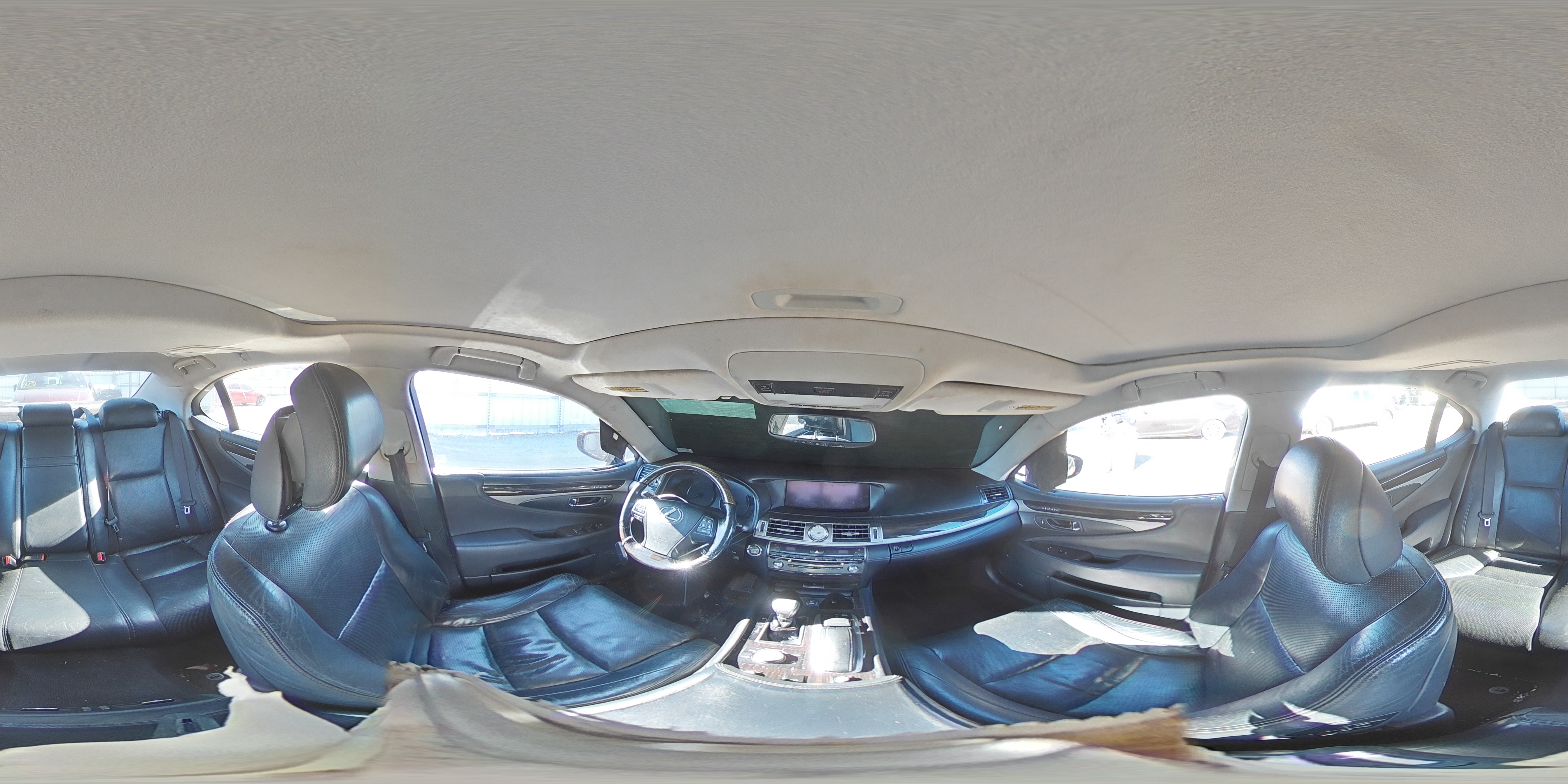 2013 Lexus LS - Image 12