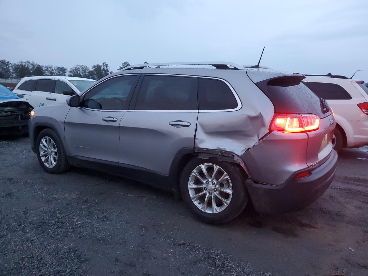 2019 Jeep Grand Cherokee - Image 2