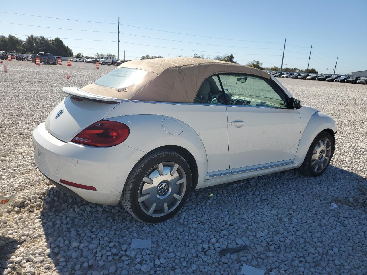 VIN 3VW5X7AT1EM804599 2014 VOLKSWAGEN BEETLE no.3