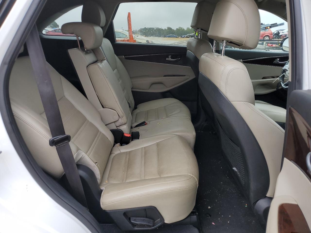 2017 Kia Sorento - Image 11
