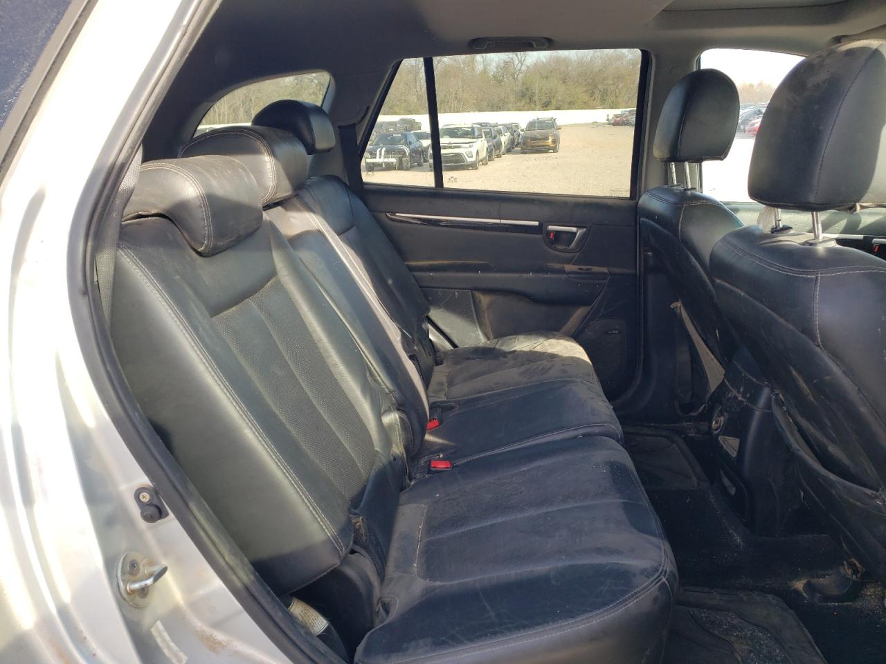 2009 Hyundai Santa Fe - Image 11
