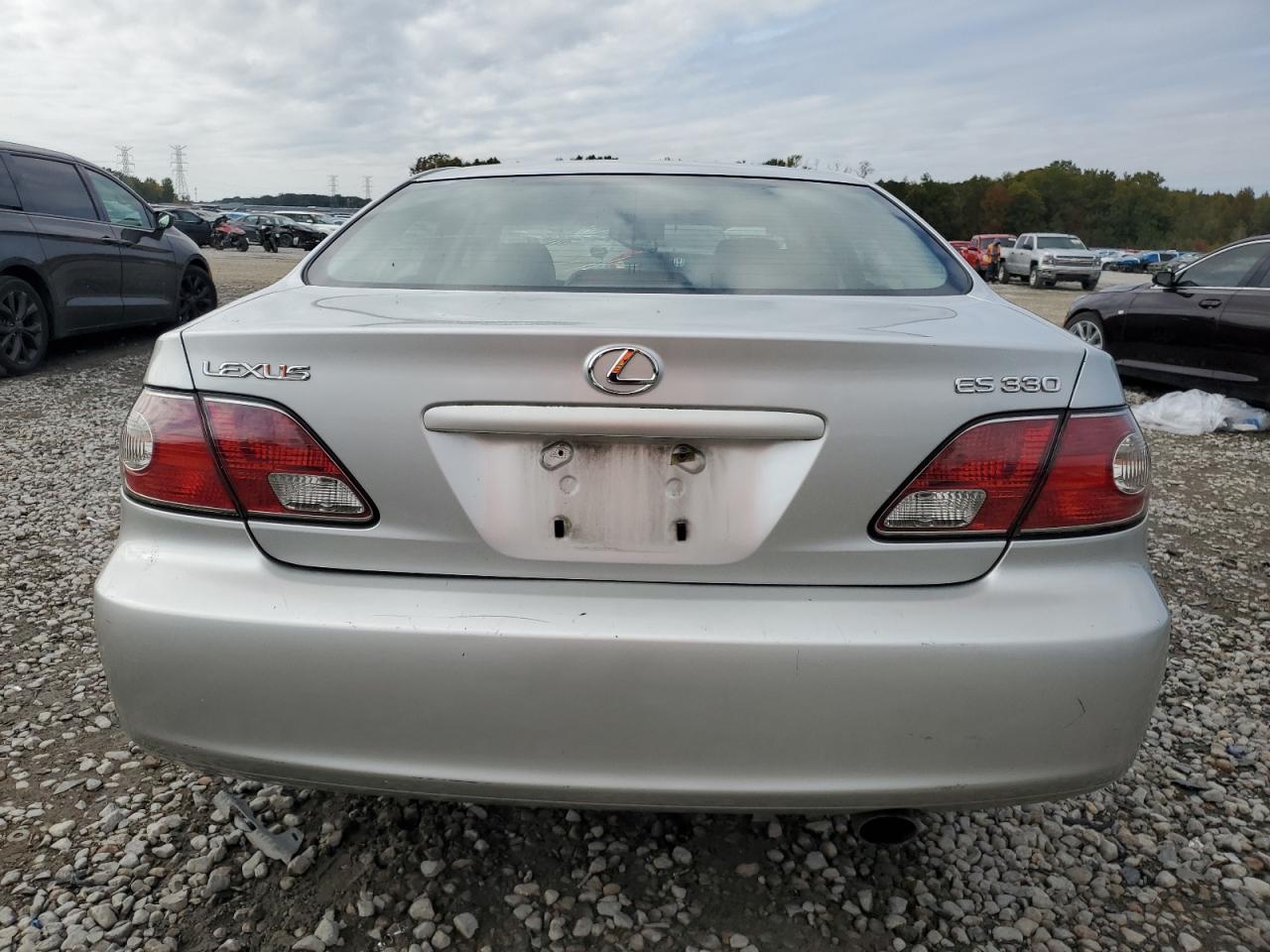 2004 Lexus ES - Image 6