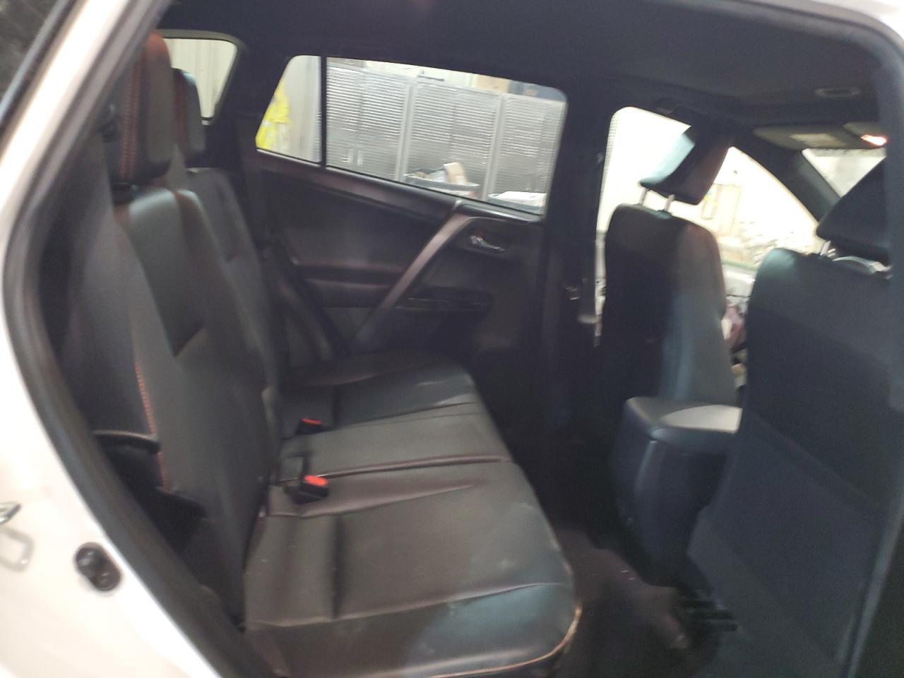 2016 Toyota RAV 4 - Image 11