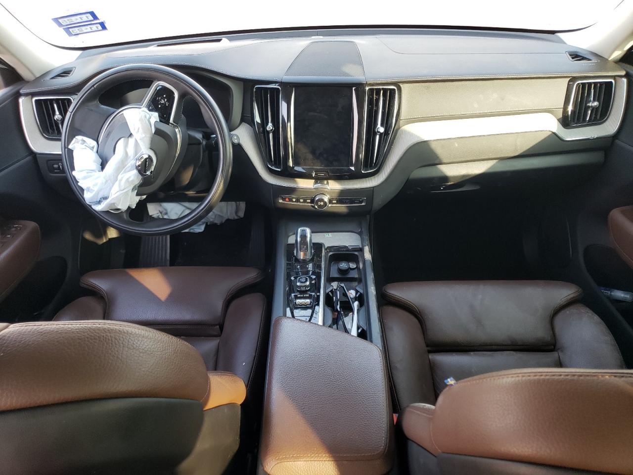2018 Volvo XC60 - Image 8