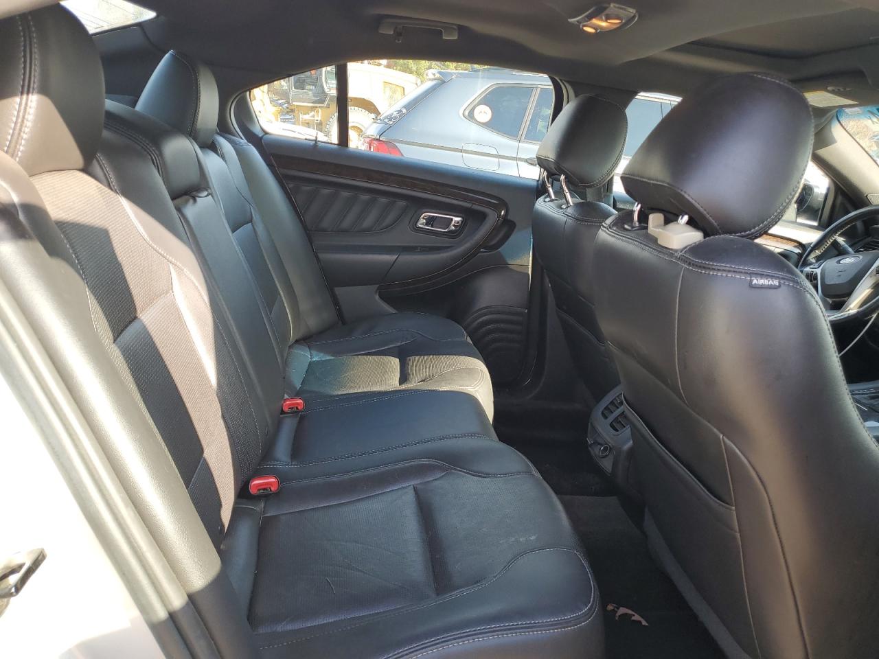 2013 Ford Taurus - Image 10
