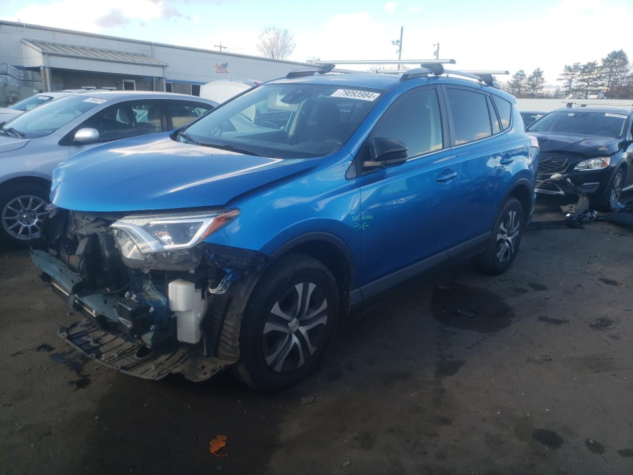 VIN JTMZFREV8HJ709120 2017 TOYOTA RAV4 no.1