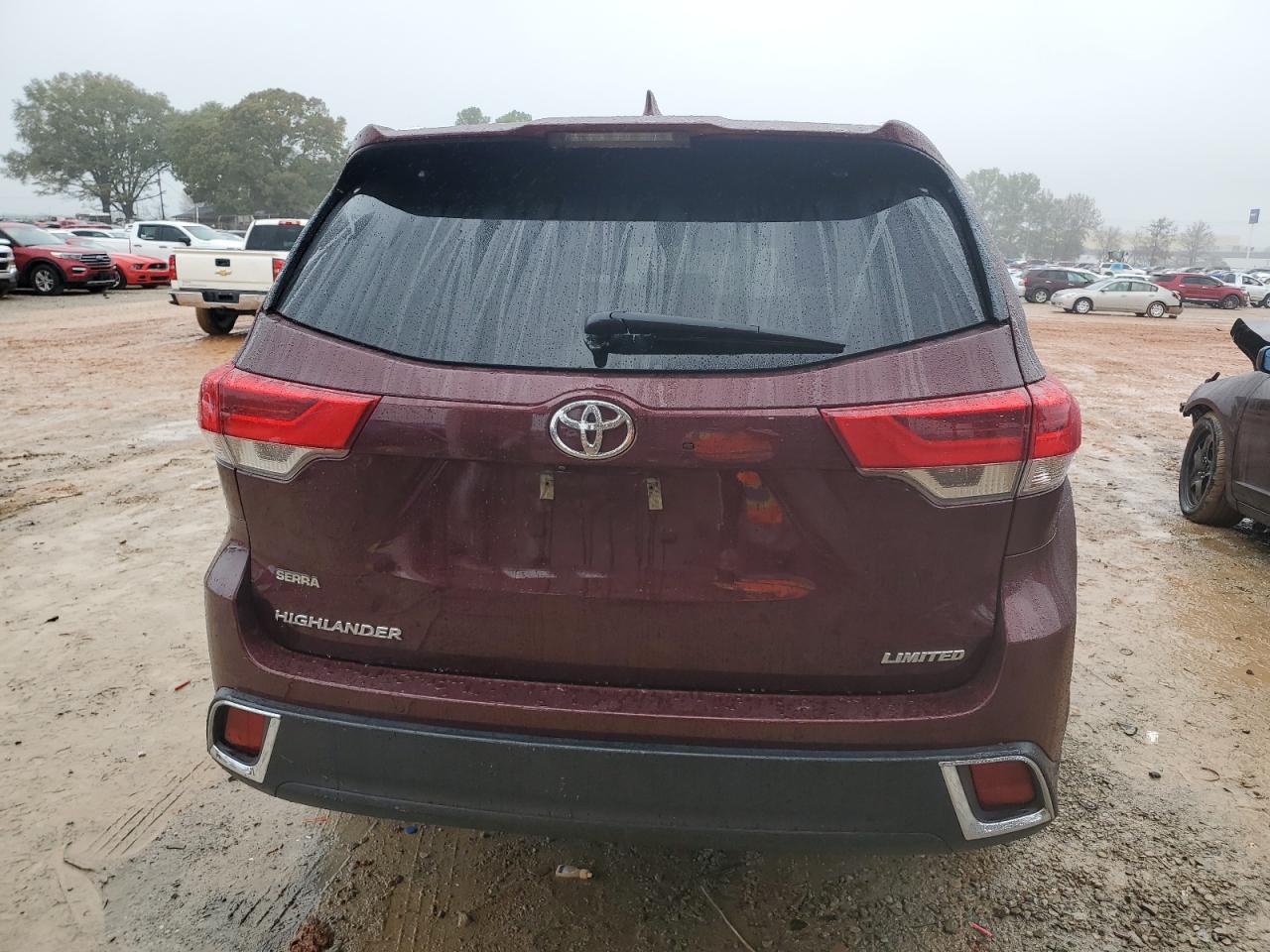 2017 Toyota Highlander - Image 6