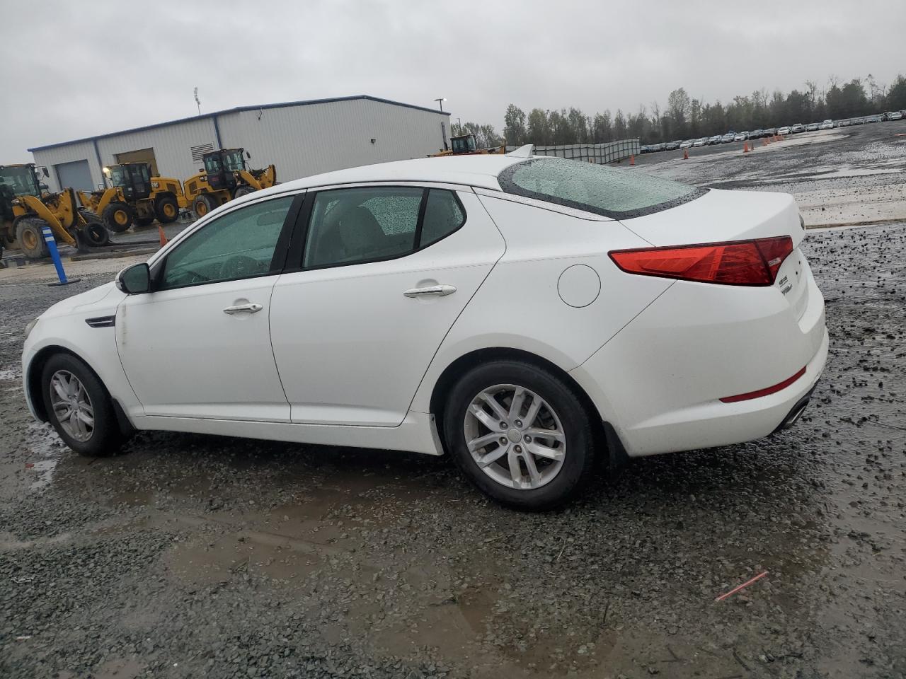 VIN KNAGM4A70D5382784 2013 KIA OPTIMA no.2