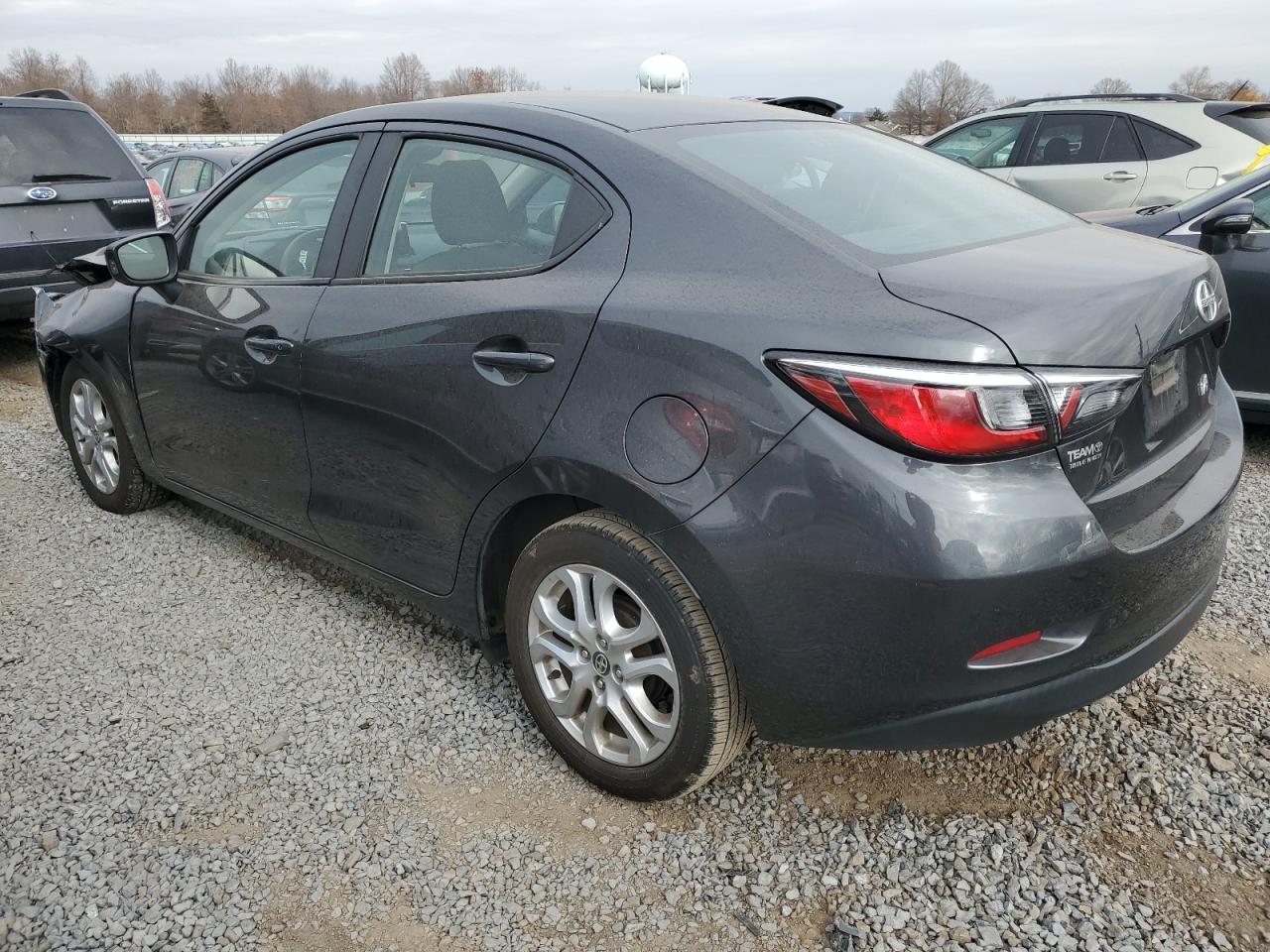 VIN 3MYDLBZV1GY138831 2016 TOYOTA SCION no.2