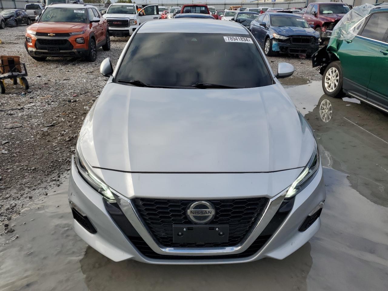 2021 Nissan Altima - Image 5