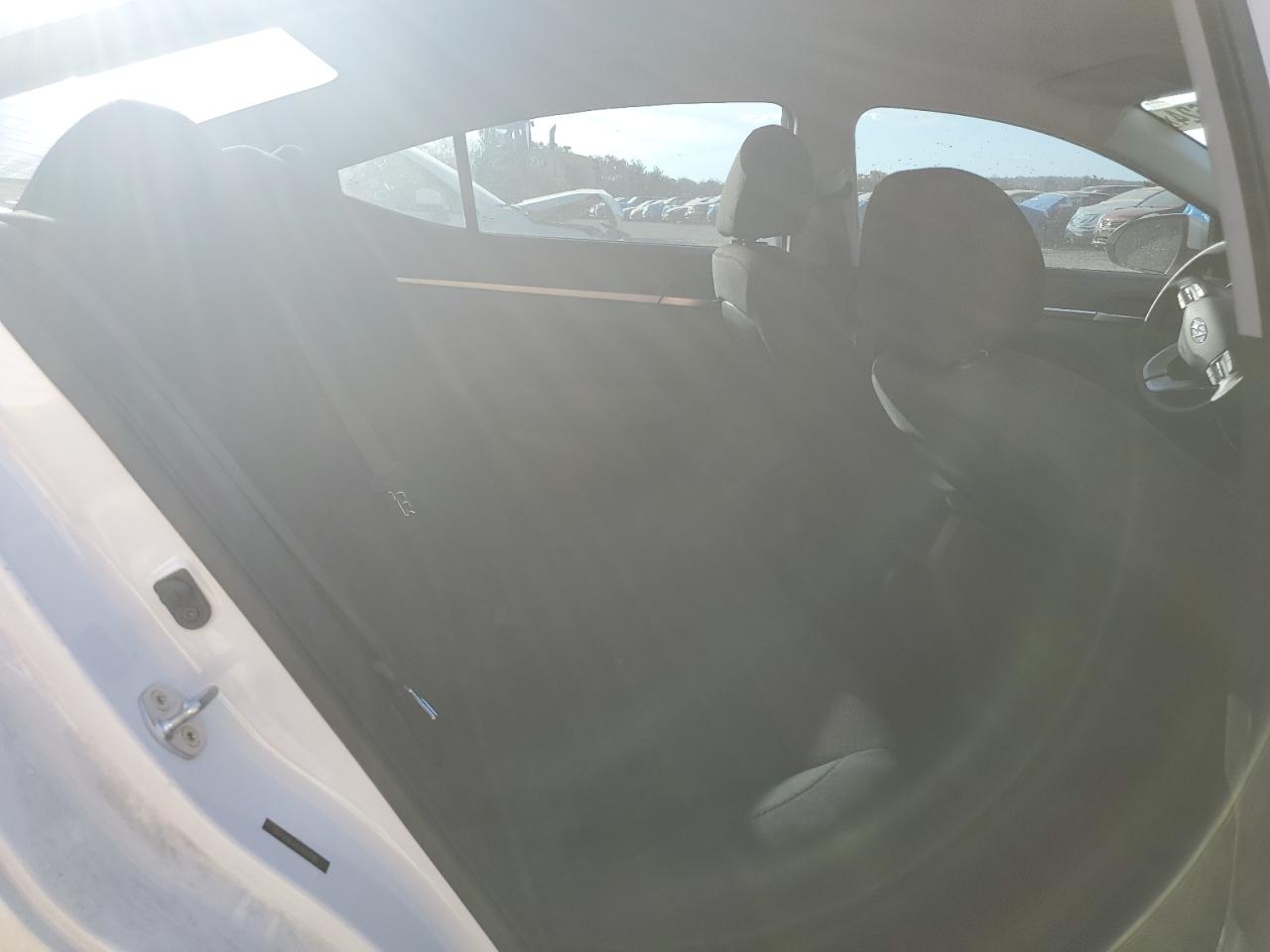 2020 Hyundai Elantra - Image 10