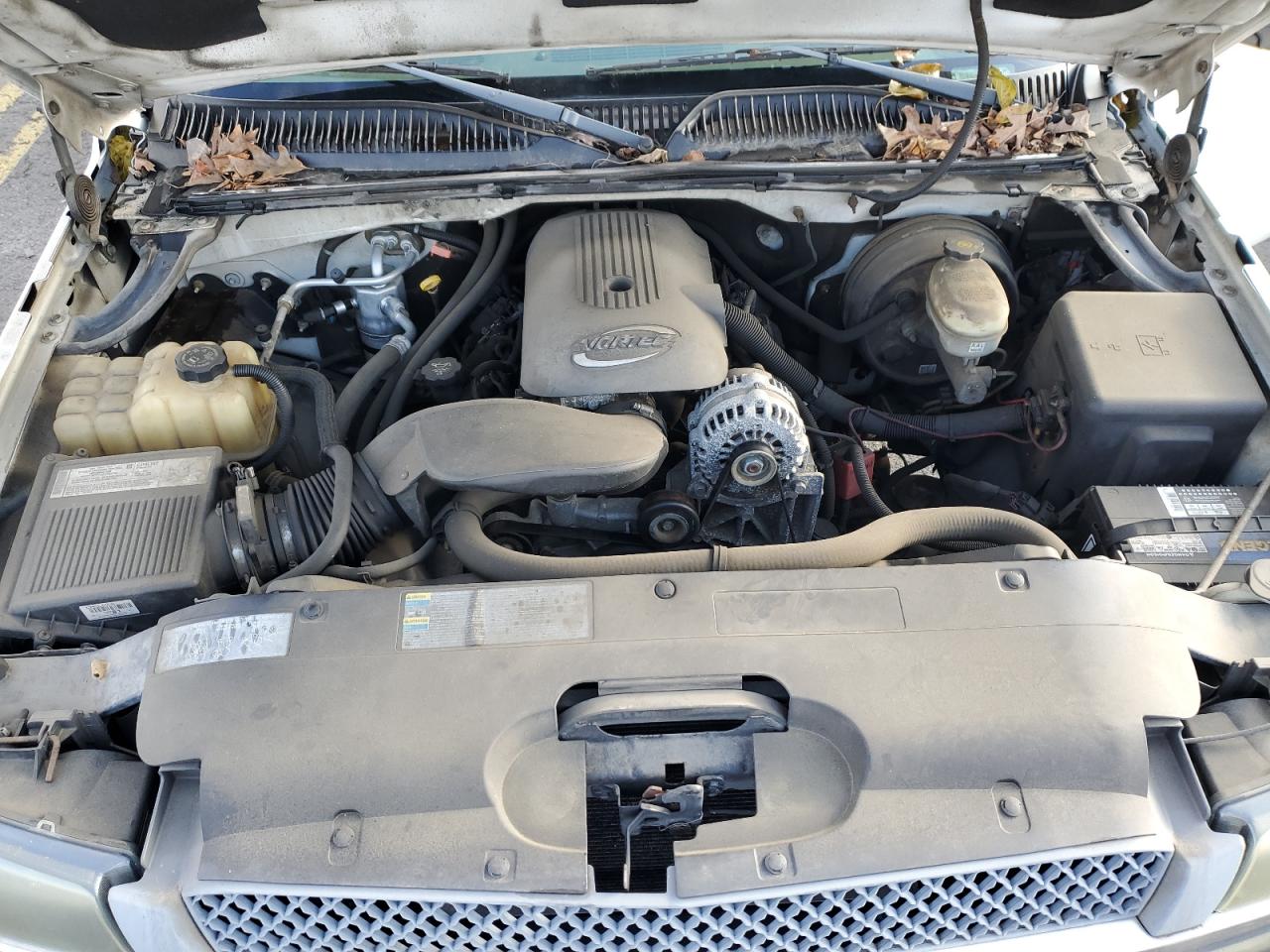 2005 Chevrolet Silverado - Image 11