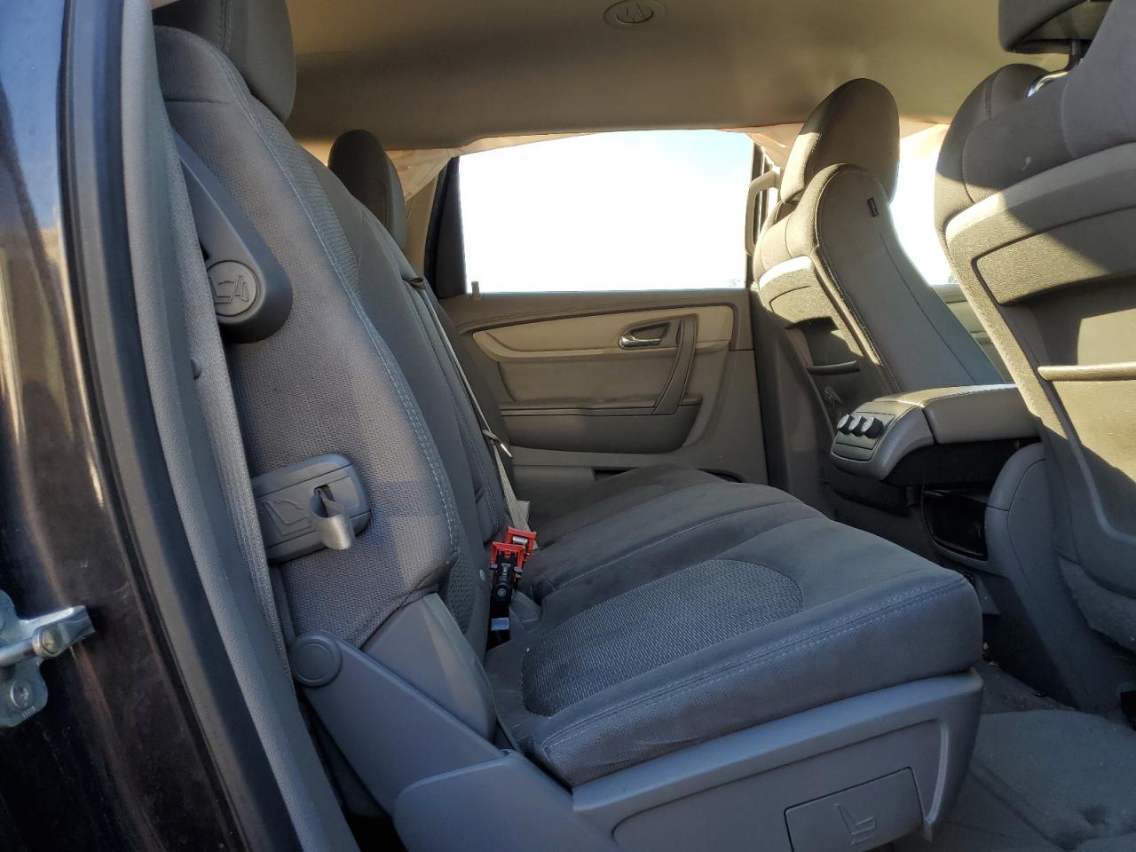 2016 Chevrolet Traverse Ls VIN: 1GNKRFKD6GJ143905 Lot: 84431725