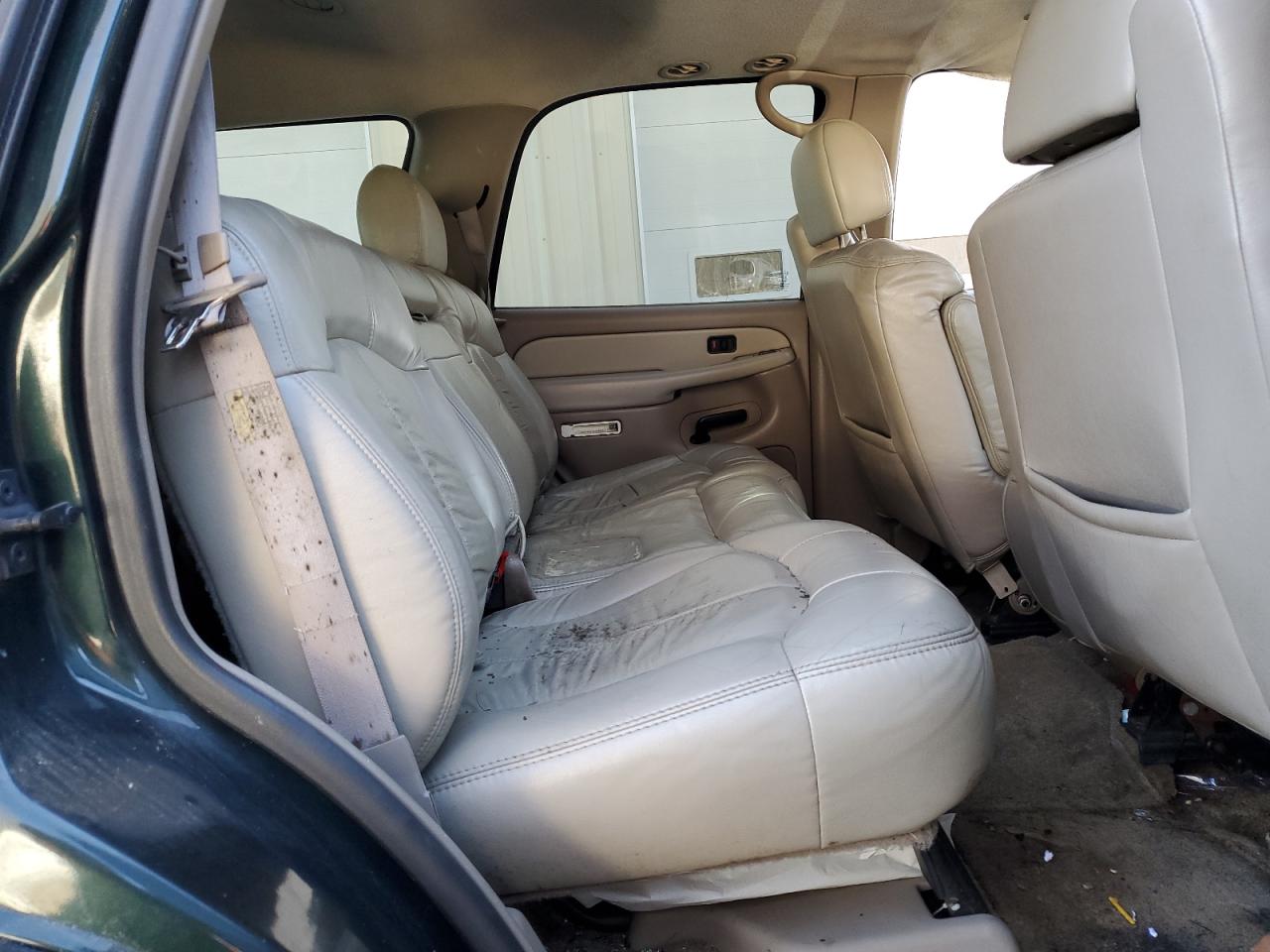 2002 Chevrolet Tahoe - Image 11