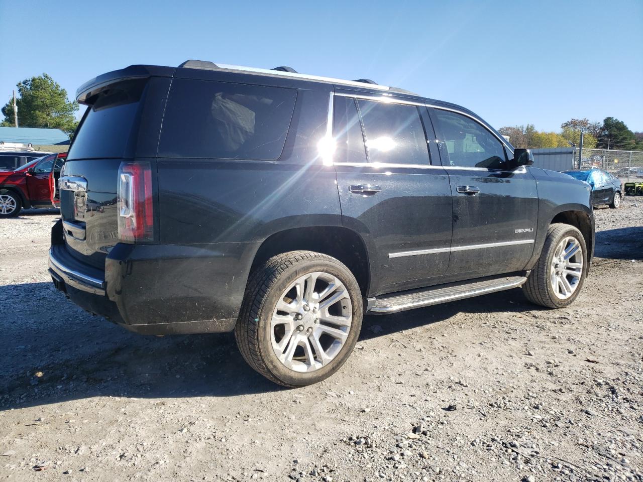 2017 GMC Yukon - Image 3