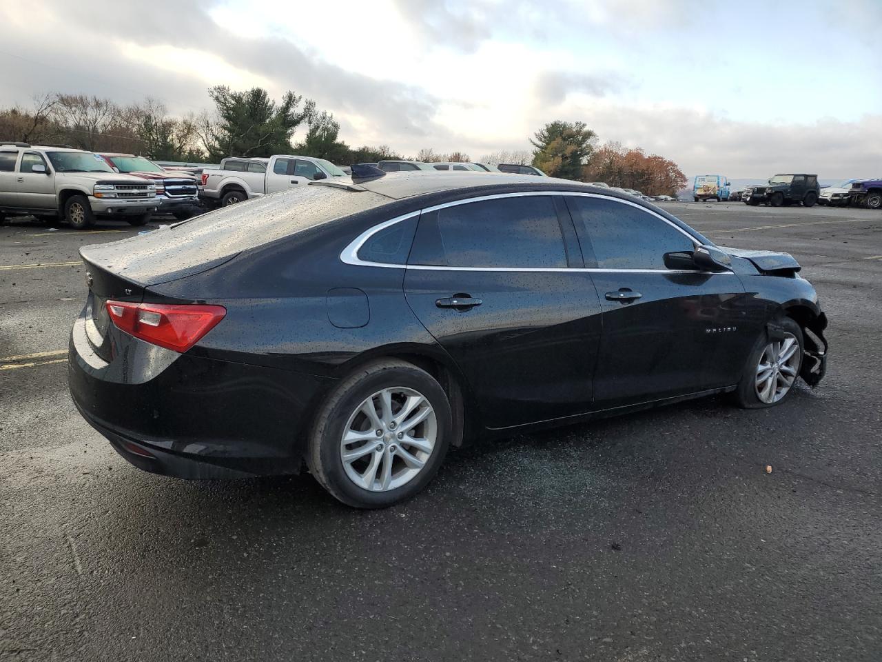 2018 Chevrolet Malibu - Image 3