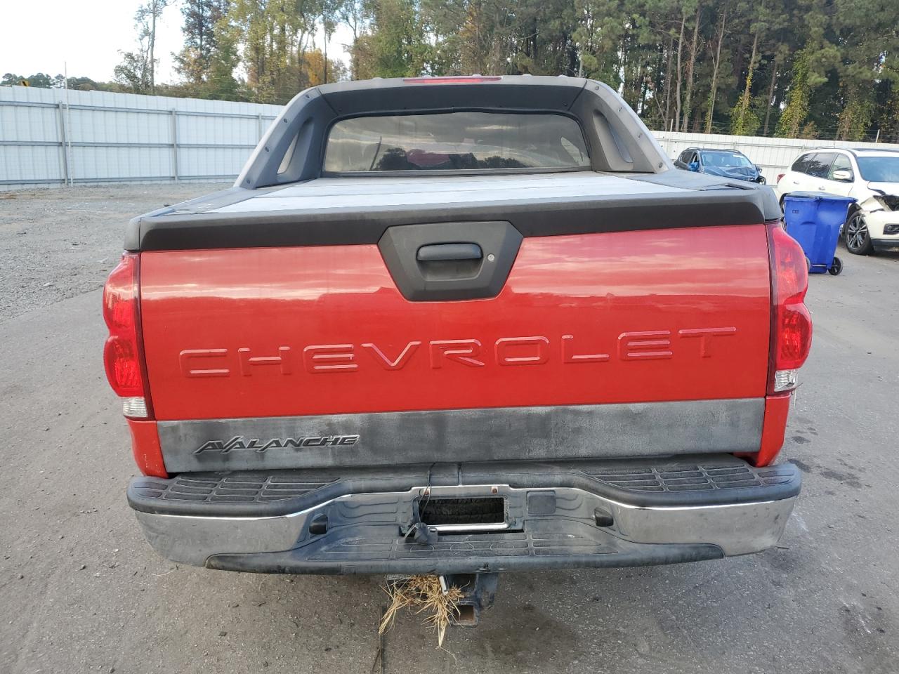 2005 Chevrolet Avalanche - Image 6