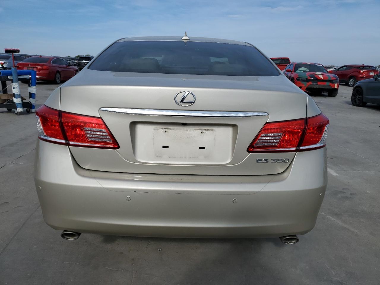 2012 Lexus ES - Image 6