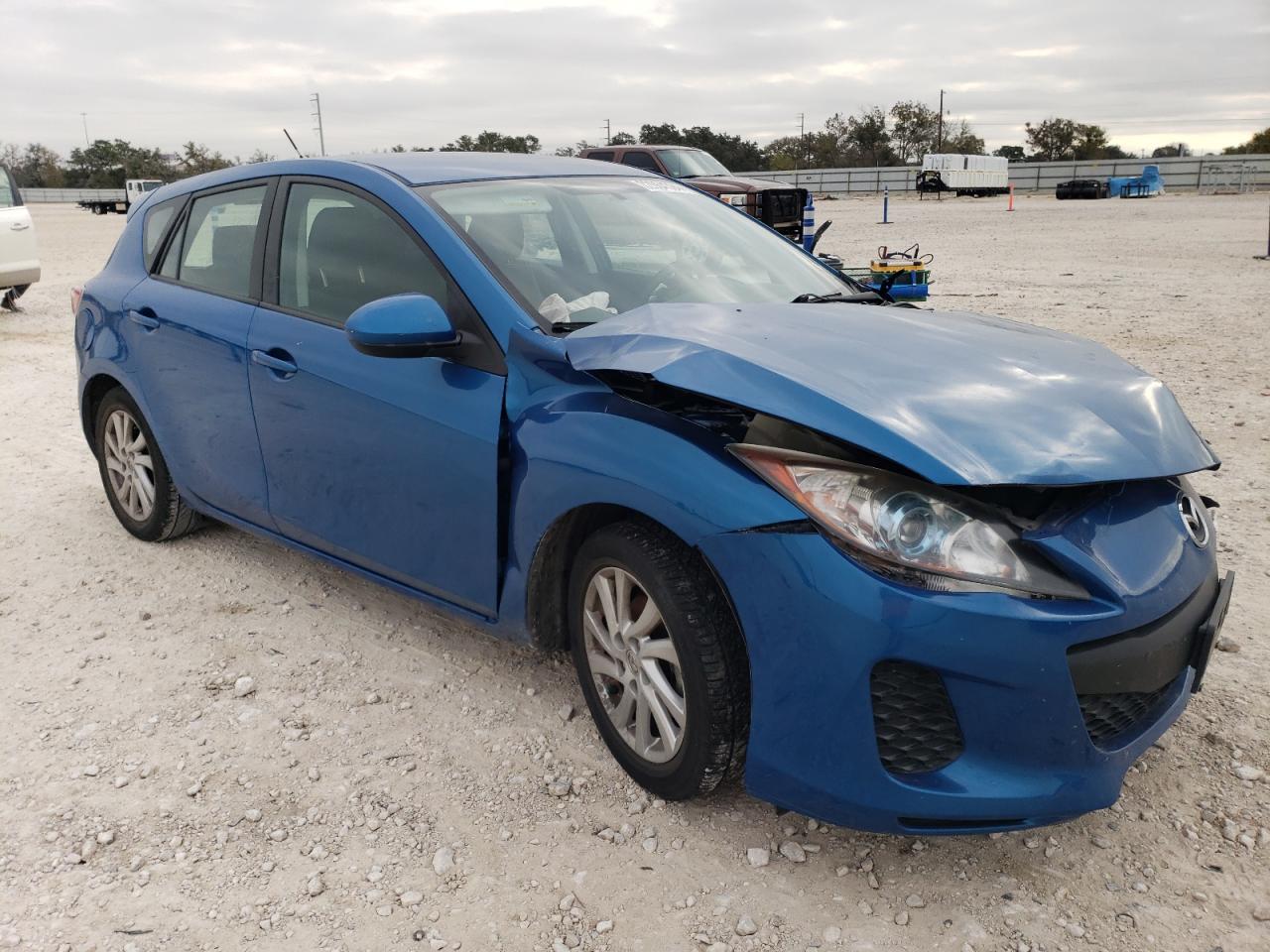2012 Mazda 3 - Image 4