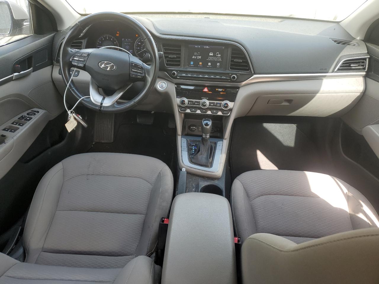 2020 Hyundai Elantra - Image 8